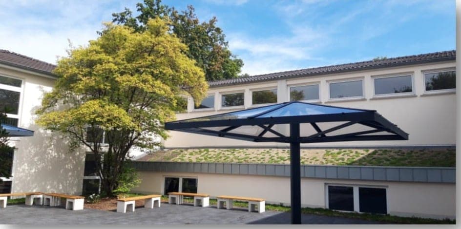 Der neu gestaltete Innenhof der Realschule Waldbröl